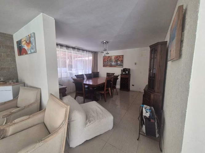 Corredora arrienda casa semi amoblada villa Exótica
