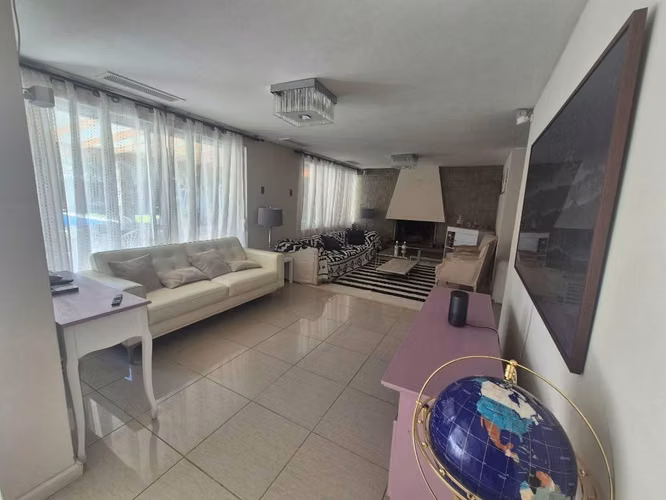 Corredora arrienda casa semi amoblada villa Exótica