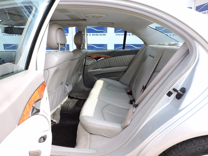 MERCEDES-BENZ E320  2005