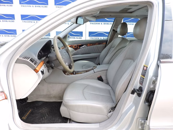 MERCEDES-BENZ E320  2005