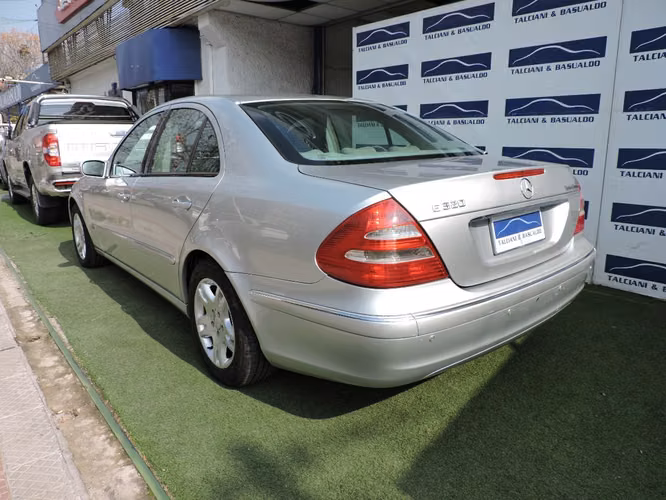 MERCEDES-BENZ E320  2005