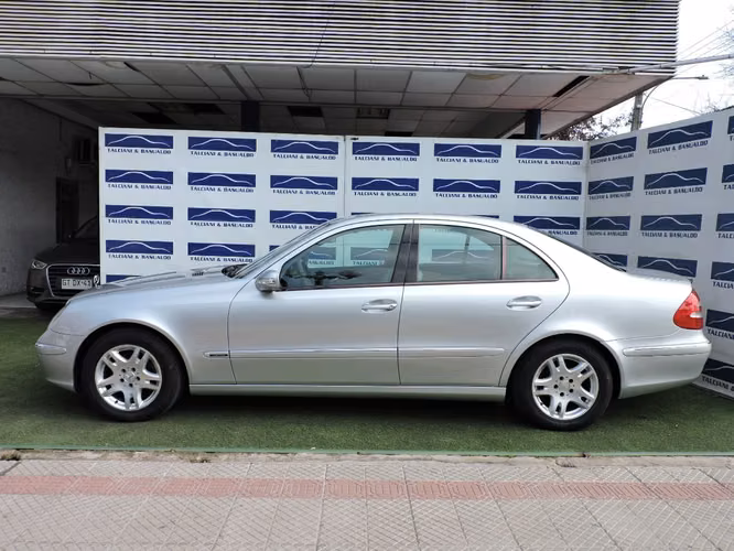 MERCEDES-BENZ E320  2005