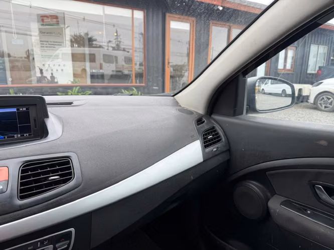 RENAULT MEGANE III 2.0 MT6 2012