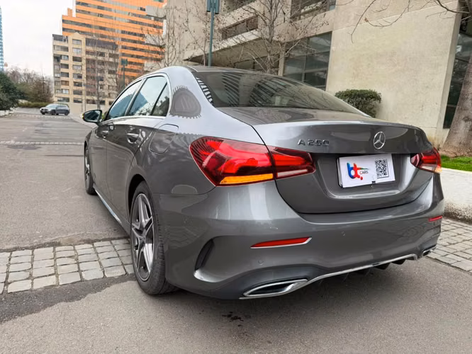 MERCEDES-BENZ A