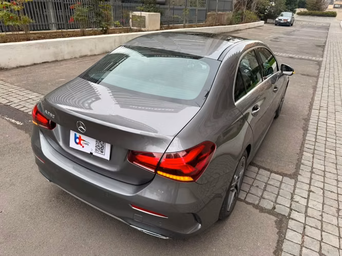MERCEDES-BENZ A
