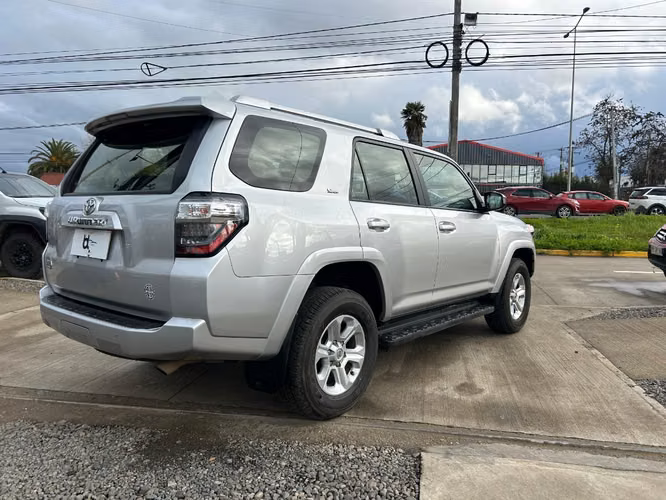 TOYOTA 4 RUNNER 4.0 AT 4X2 2022