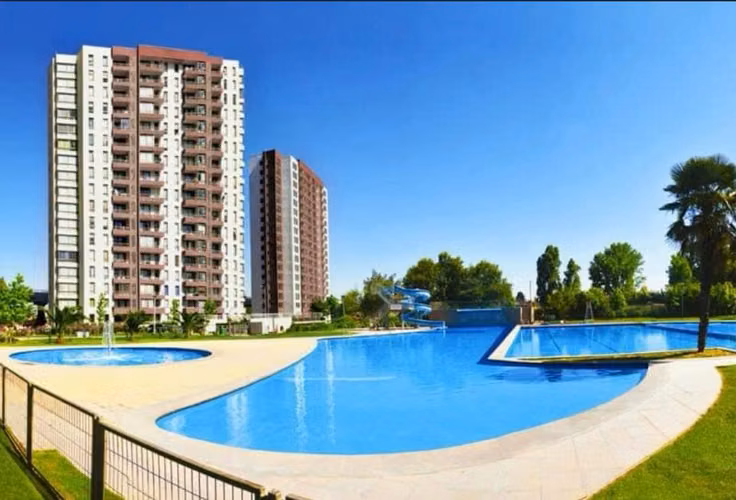 DEPARTAMENTO EN HERMOSO CONDOMINIO METRO LAS PARCELAS