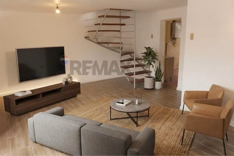 Casa en vitacura: piscina, terraza y quincho