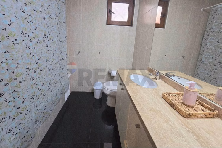 Gran casa con cabaña adicional en chicureo