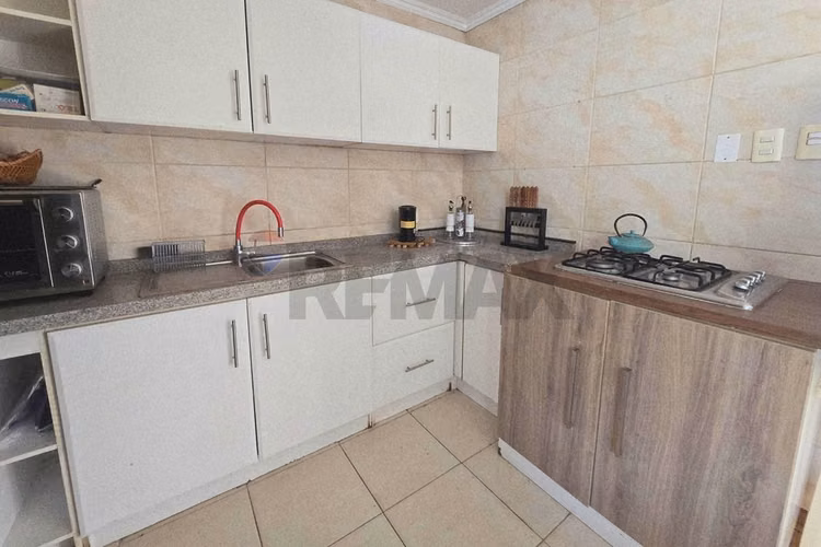 Gran casa con cabaña adicional en chicureo