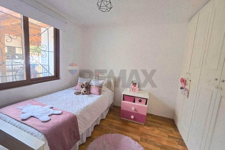 Gran casa con cabaña adicional en chicureo