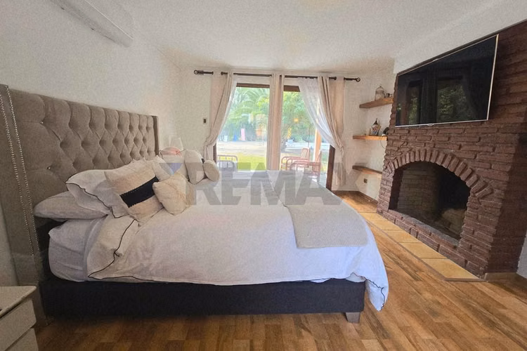 Gran casa con cabaña adicional en chicureo