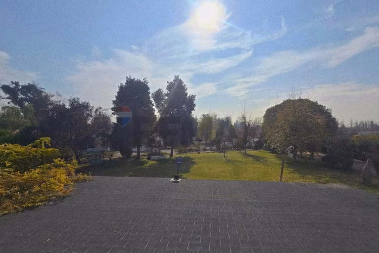 Venta casa inglesa, 2 quinchos, piscina, sauna