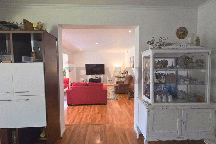 Venta casa inglesa, 2 quinchos, piscina, sauna