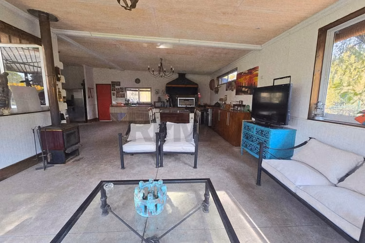 Venta casa inglesa, 2 quinchos, piscina, sauna