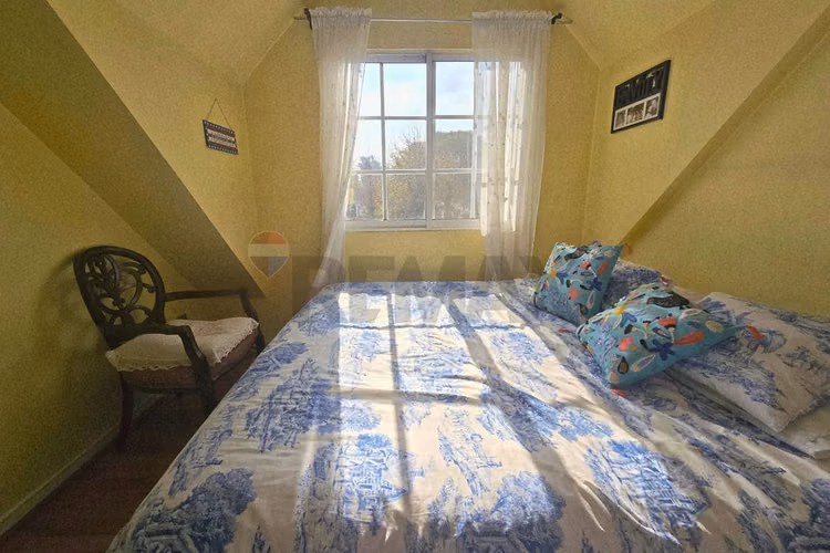 Venta casa inglesa, 2 quinchos, piscina, sauna