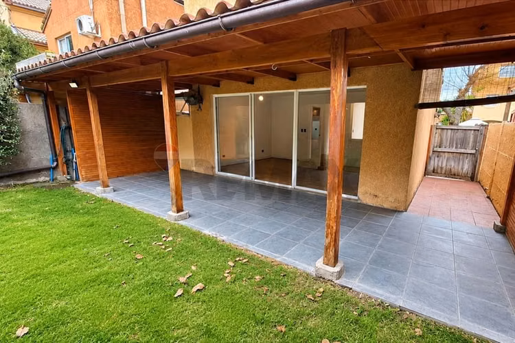 Oportunidad venta de casa 3 pisos 4d 3b huechuraba