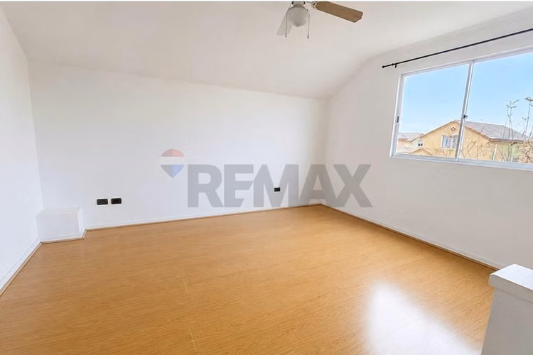 Oportunidad venta de casa 3 pisos 4d 3b huechuraba