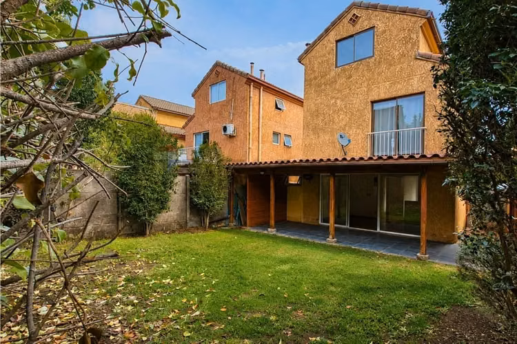 Oportunidad venta de casa 3 pisos 4d 3b huechuraba