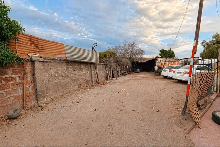 Propiedad con terreno 638m2 en macul