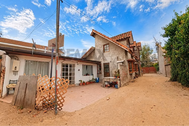 Propiedad con terreno 638m2 en macul