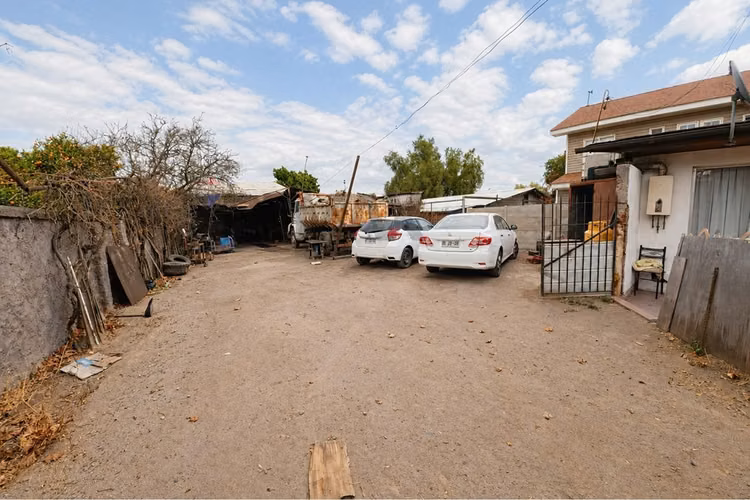 Propiedad con terreno 638m2 en macul