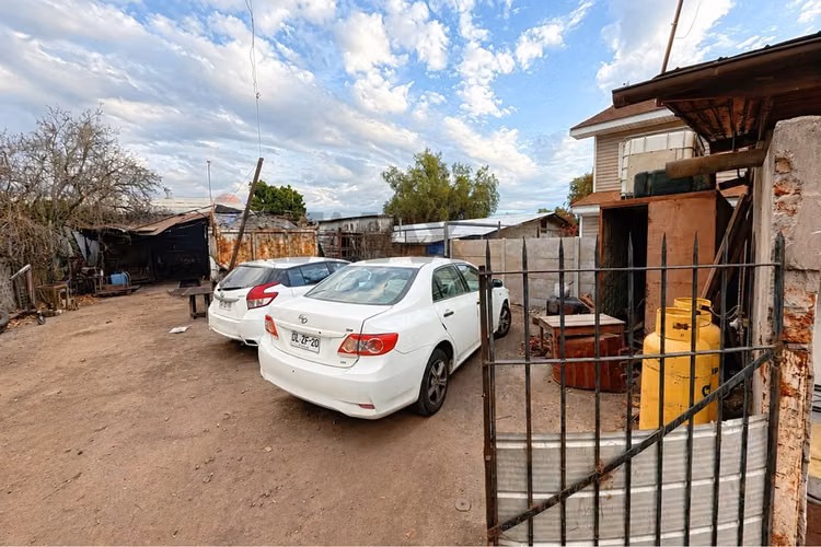 Propiedad con terreno 638m2 en macul