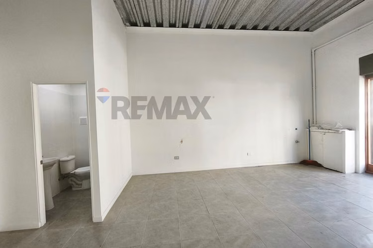 "arriendo local comercial en av. matta, 35m²"