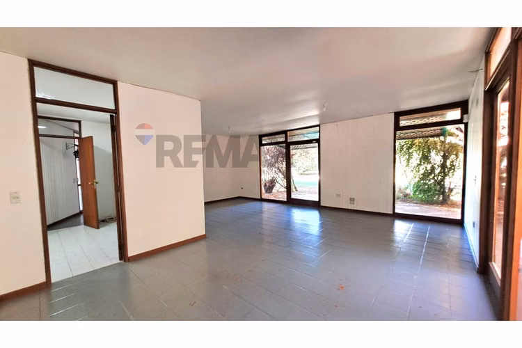 Acogedora casa con gran terreno - Imagen 2