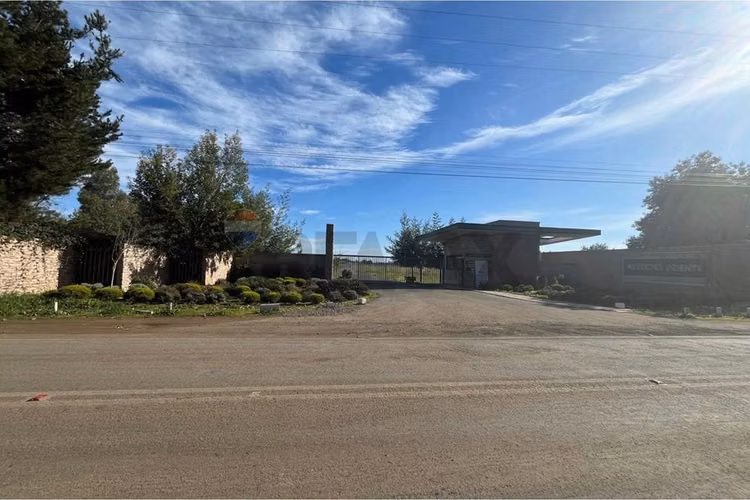 Se vende parcela en condominio mercedes oriente