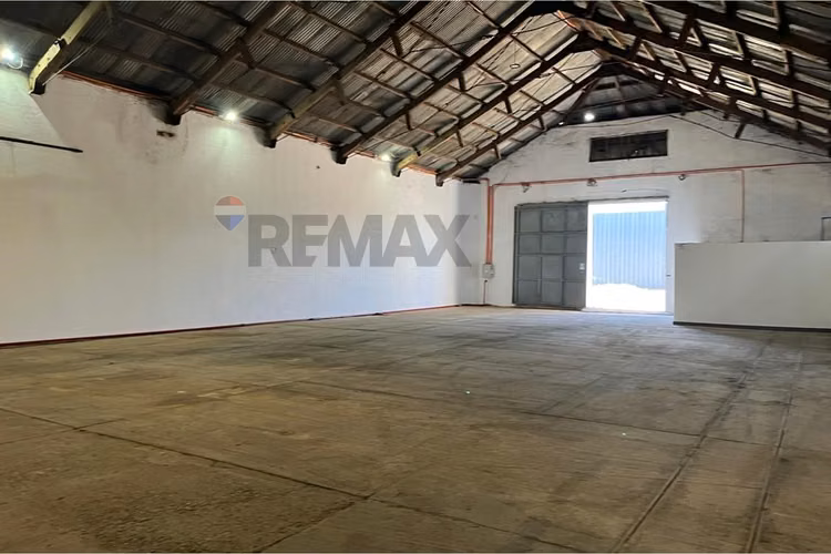 Se arrienda bodega 400 m2 talca