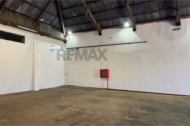 Se arrienda bodega 400 m2 talca