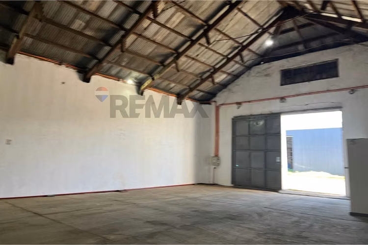 Se arrienda bodega 400 m2 talca