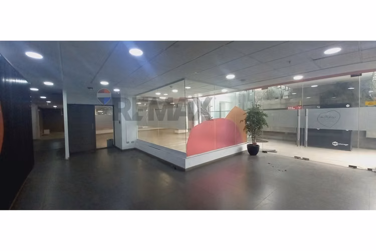 Local comercial en escuela militar - Imagen 4