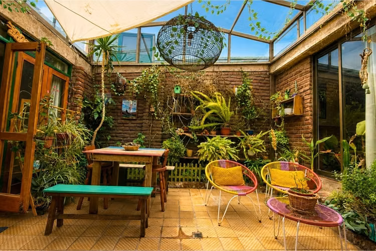 Casa exclusiva en condominio, la reina alta