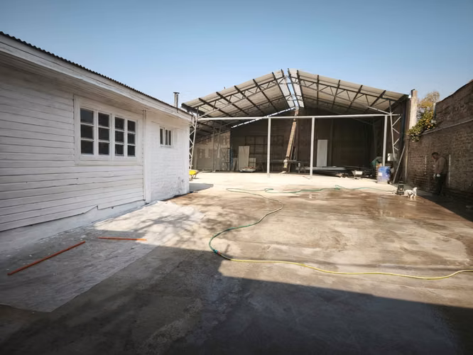 ARRIENDO BODEGA  CON OFICINAS  520 M2 USO INDUSTRIAL