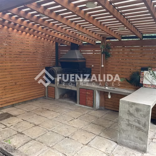 Casa en arriendo de 3 dorm. en condominio cerrado. Chicureo