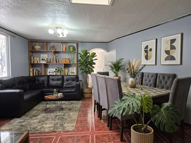 Oportunidad Propiedad Comercial 4D/3B/3E,Incluye Botillería  y Patente ,avenida Pablo Urzúa .