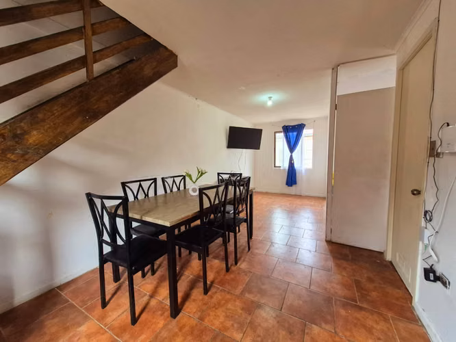 Oportunidad ,Casa esquina 3D/2B/2E ,Con Local Comercial ,Plena Avenida