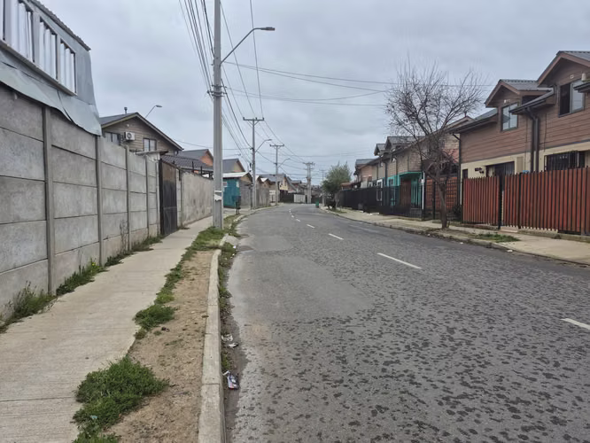 Oportunidad ,Casa esquina 3D/2B/2E ,Con Local Comercial ,Plena Avenida