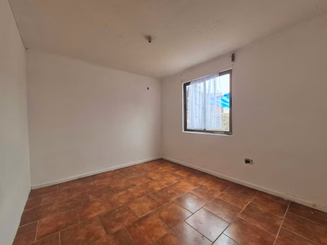 Oportunidad ,Casa esquina 3D/2B/2E ,Con Local Comercial ,Plena Avenida