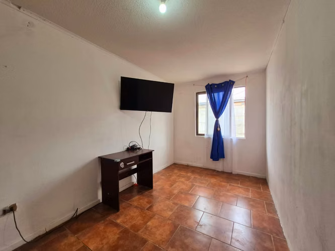 Oportunidad ,Casa esquina 3D/2B/2E ,Con Local Comercial ,Plena Avenida