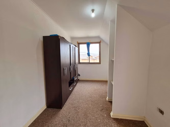 Oportunidad ,Casa esquina 3D/2B/2E ,Con Local Comercial ,Plena Avenida