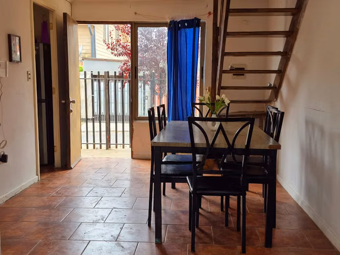 Oportunidad ,Casa esquina 3D/2B/2E ,Con Local Comercial ,Plena Avenida