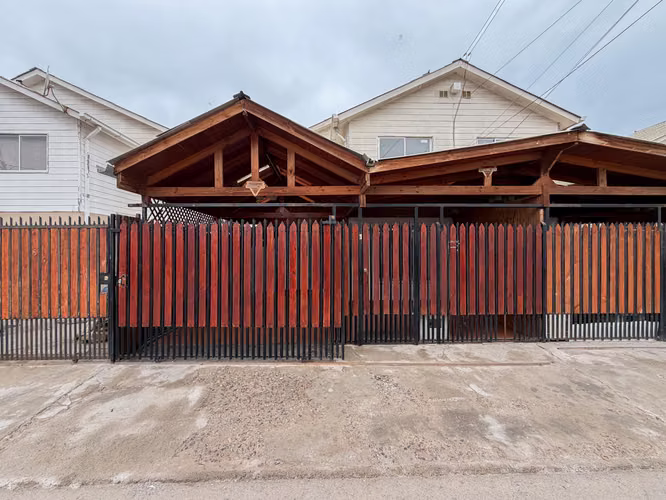 CASA EN VENTA EN ARCOS DE PINAMAR, LA SERENA.