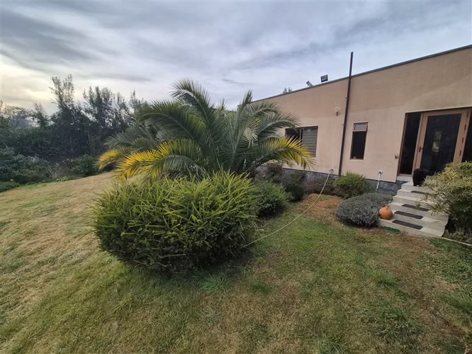 Casa en sitio tipo parcela en venta en Los Angeles