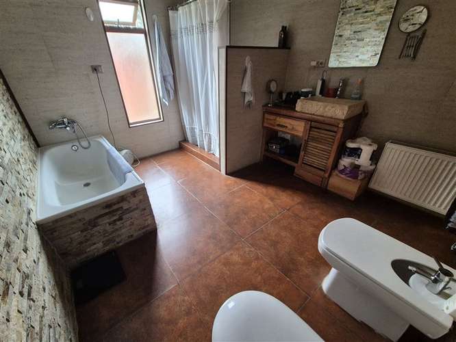 Casa en sitio tipo parcela en venta en Los Angeles - Imagen 45