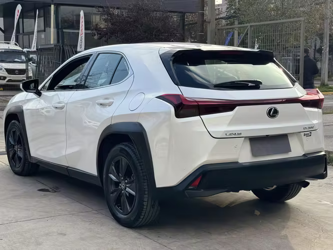 LEXUS UX200