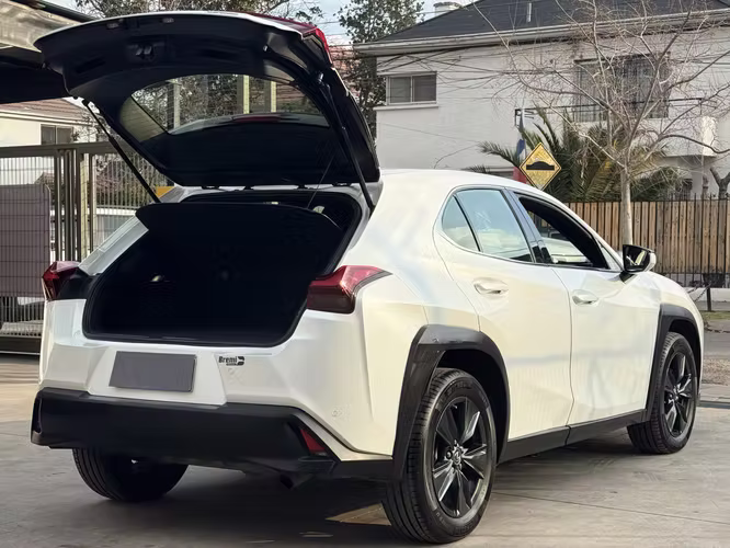 LEXUS UX200