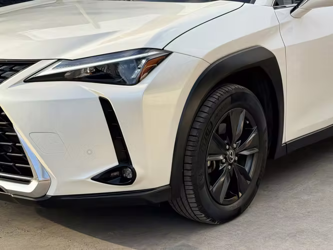 LEXUS UX200